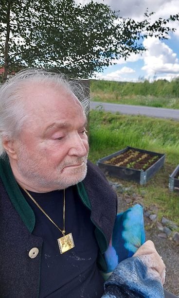 Juhani Palmu kotipihassaan