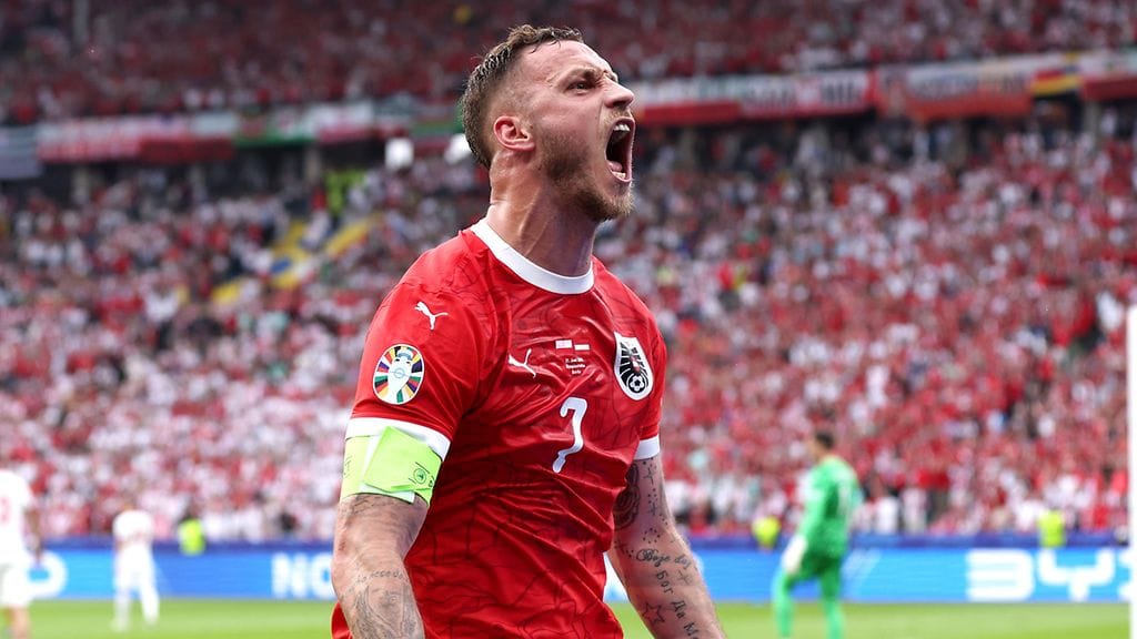 Marko Arnautovic ei säästellyt ääntään tuulettaessaan Itävallan kolmatta.