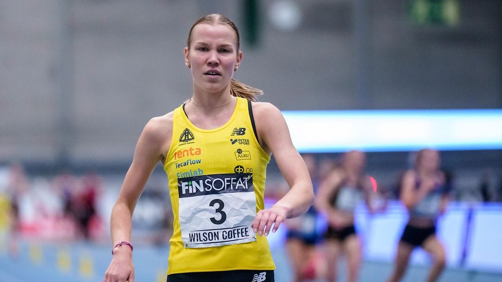 Ilona Mononen paransi roimasti ennätystään 3000 metrillä.