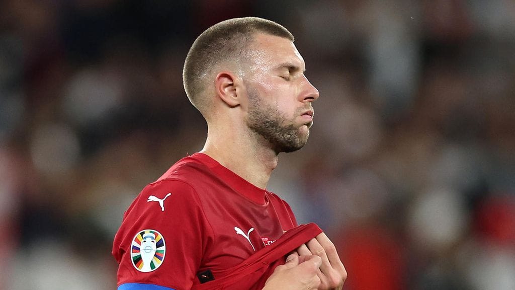 Kuumuus otti koville Serbian ja Slovenian välisessä ottelussa.