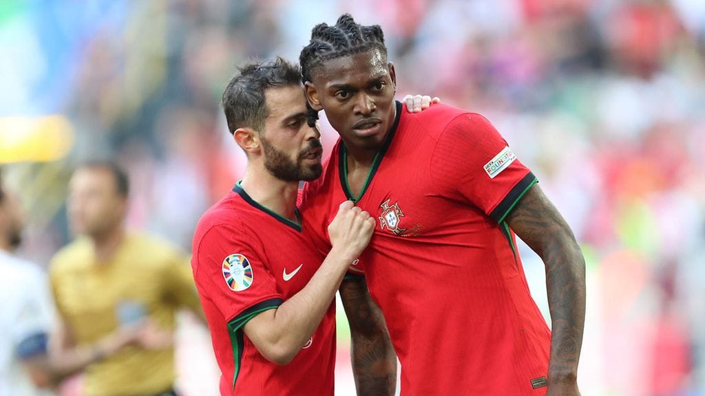 Rafael Leao jäi kahdesti nalkkiin.