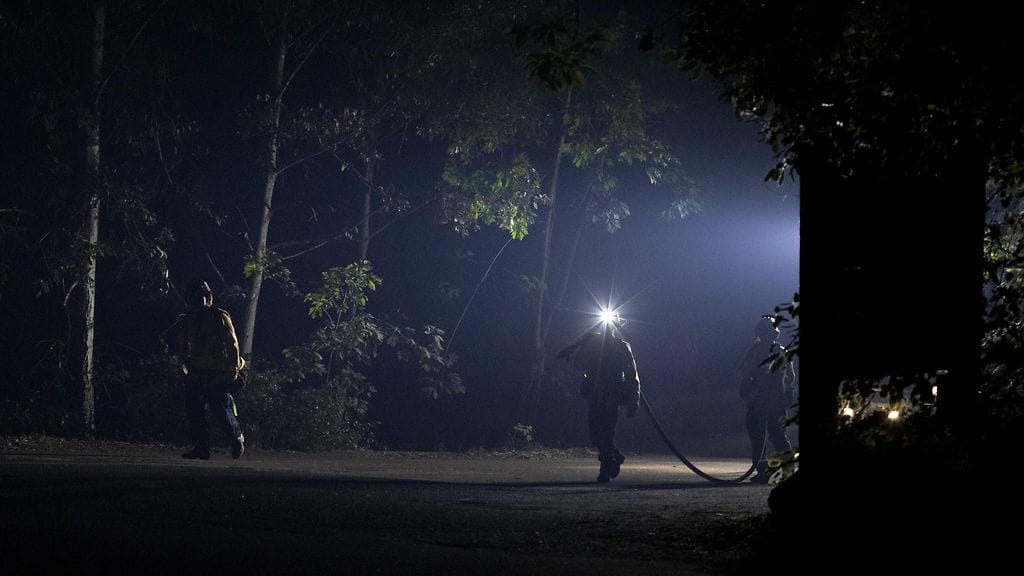 Vuoristoon Kaliforniassa eksynyt mies on selviytynyt kymmenen päivää ankarissa oloissa kuin ihmeen kaupalla. Kuvituskuvassa palomiehiä Boulder Creekissä Kaliforniassa 21. elokuuta 2020.