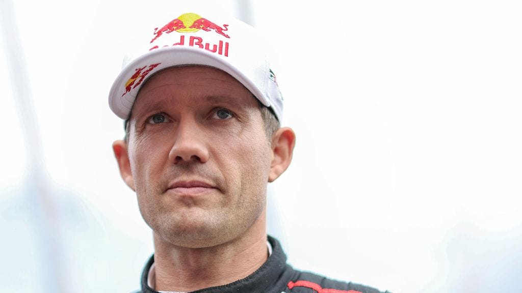 Sebastien Ogier on joutunut kartanlukijansa kanssa auto-onnettomuuteen.