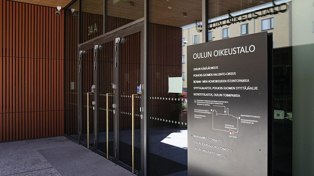 Oikeuden mukaan mies huolehti huumeet kuriirien levitettäväksi Ruotsiin ja Suomeen, ohjeisti kuriireja levitettävien huumeiden lajeista ja määristä sekä järjesti aineiden vastaanottajat.