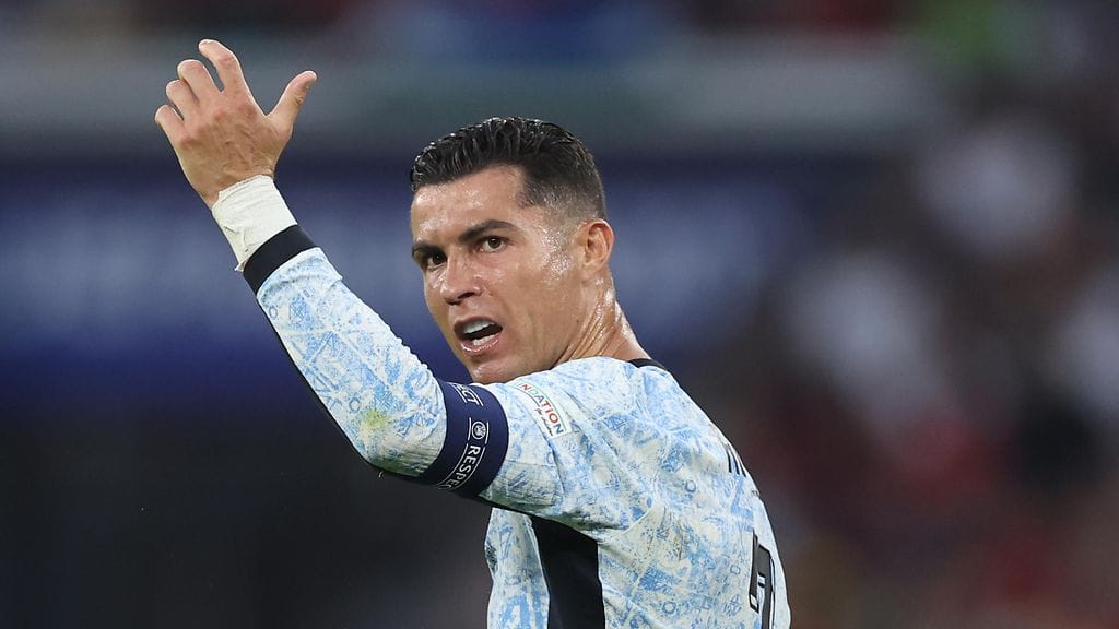 Cristiano Ronaldo näki keltaista.