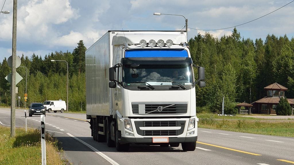Traficom kehottaa uudistamaan kuorma-auton kuljettajan ammattipätevyyden ajoissa.