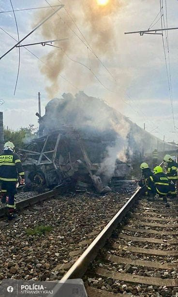 LK 27.6.2024 Slovakiassa ainakin viisi ihmistä on kuollut matkustajajunan ja bussin törmättyä tasoristeyksessä
