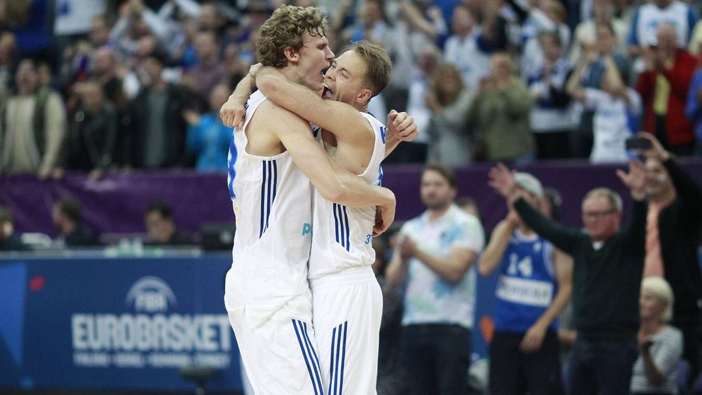 Lauri Markkanen ja Petteri Koponen pelasivat Suomen maajoukkueessa yhdessä vuosia.