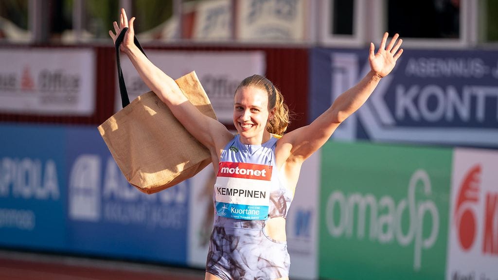 Lotta Kemppinen kellotti ajan 11,19 Kalevan kisoissa ja otti satasen Suomen mestaruuden.