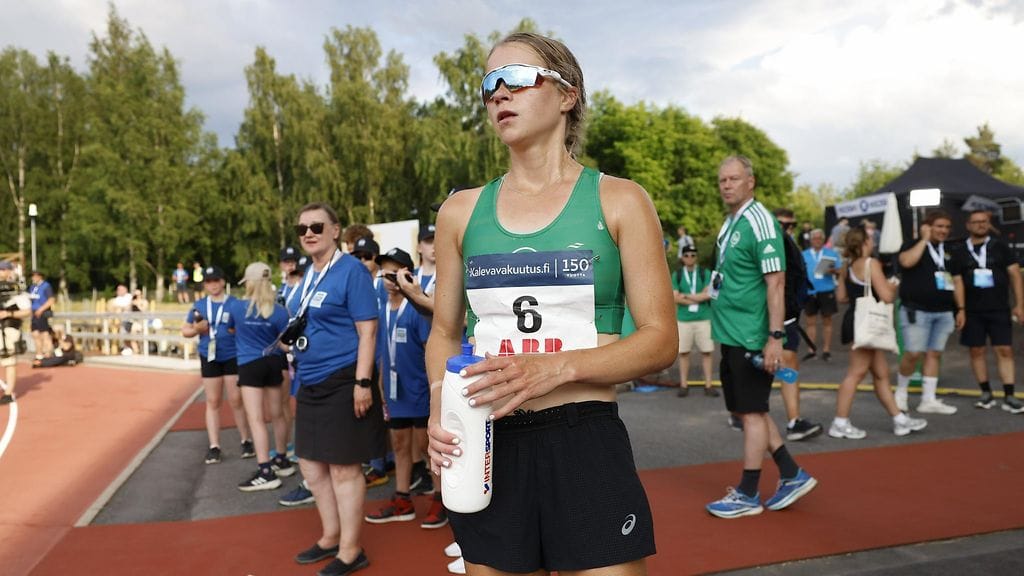 Alisa Vainio nappasi naisten kymppitonnilla Suomen mestaruuden.