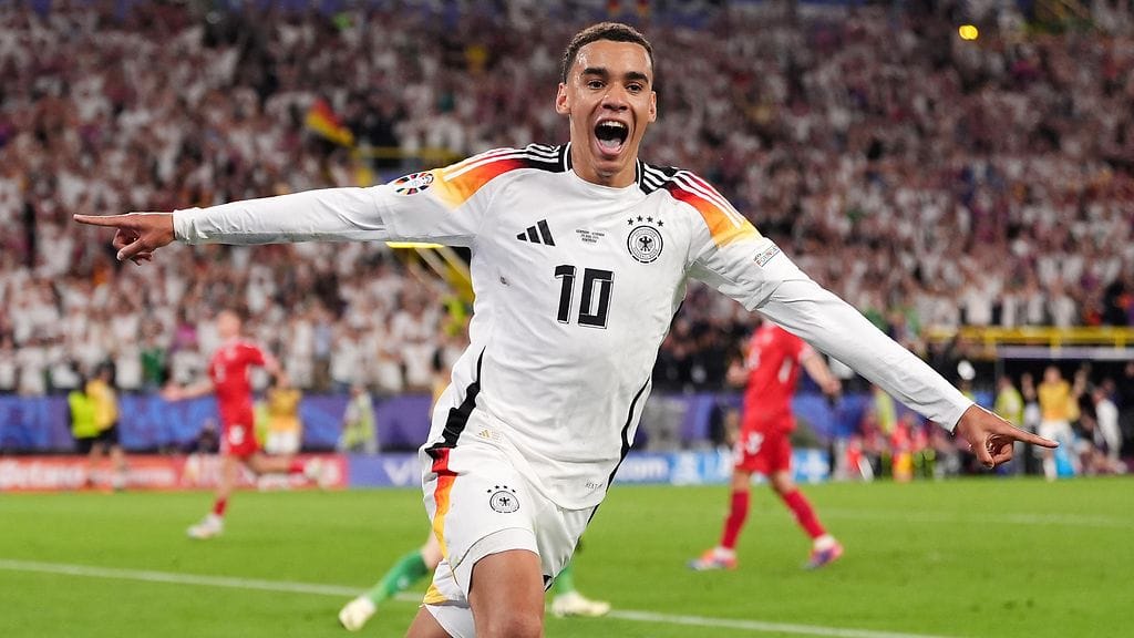 Jamal Musiala, 21, nousi maalipörssin jaetulle kärkipaikalle.