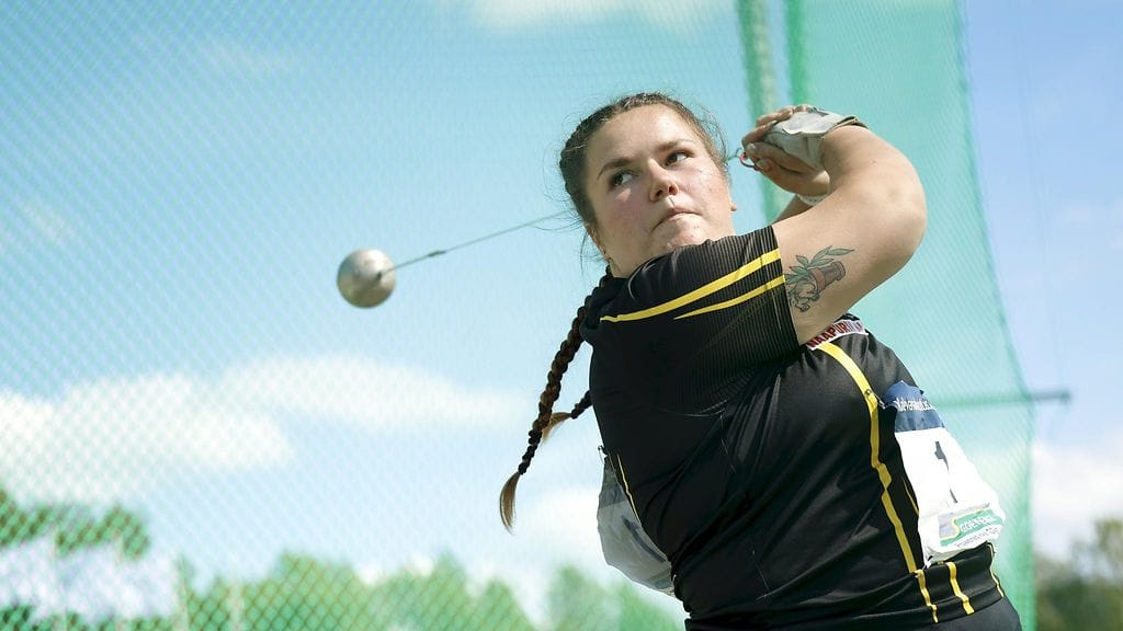 Silja Kosonen ylsi Kalevan kisoissa yksin yli 70 metriin.