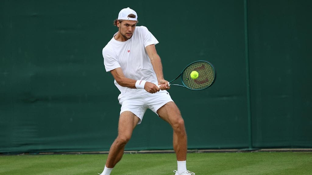 Otto Virtanen eteni Wimbledonin tennisturnauksen miesten kaksinpelin toiselle kierrokselle.