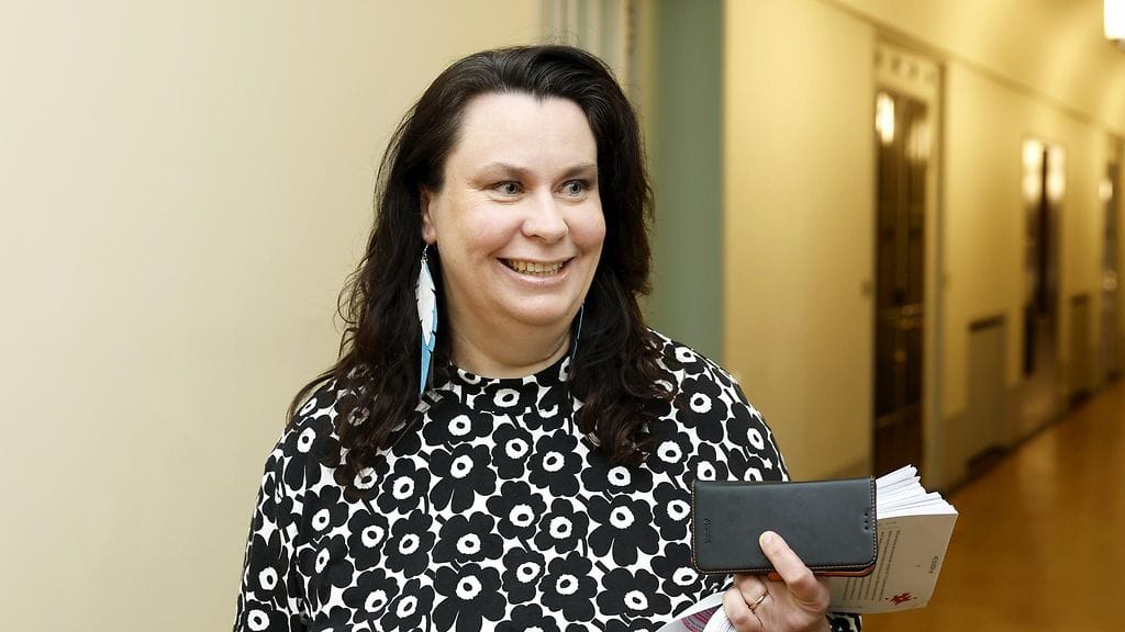 Kansanedustaja Johanna Ojala-Niemelä (sd.) kesäkuussa.