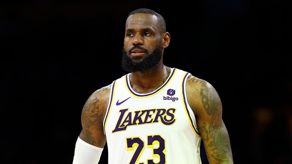 LeBron James teki kahden vuoden jatkosopimuksen Los Angeles Lakersin kanssa.
