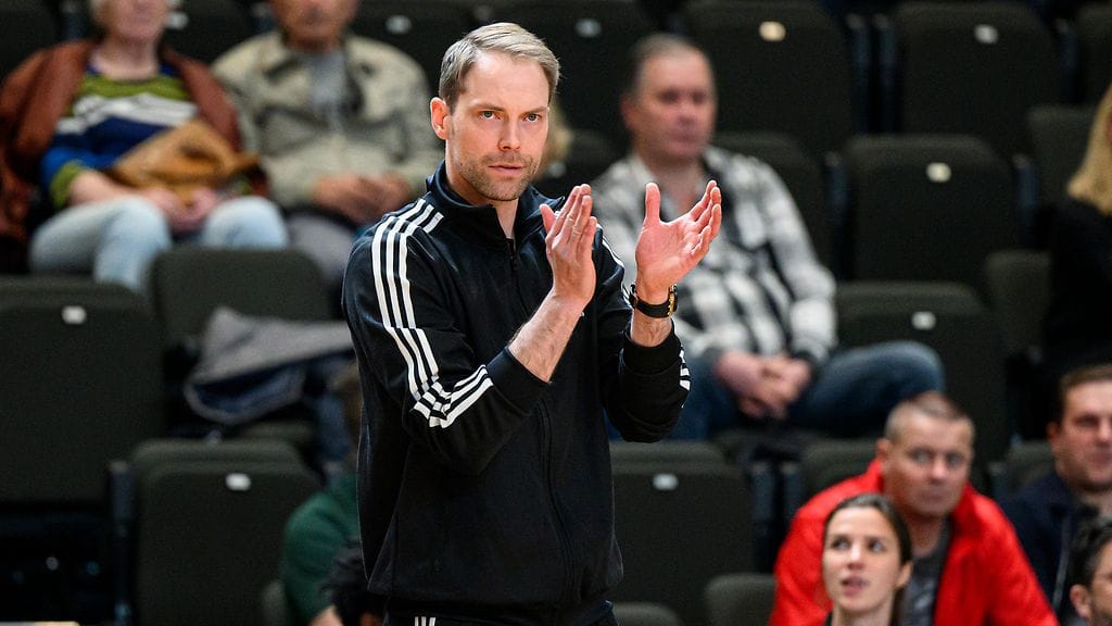 Petteri Koponen sai päävalmentajapestin NBL:stä.