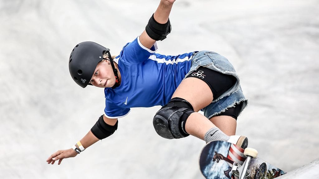 Näin lauta liitää! Skeittaaja Heili Sirviö, 13, harjoittelee Suomessa ennen olympiakisoja