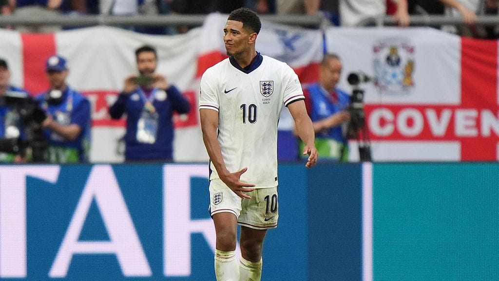 Kuvassa Jude Bellinghamin kyseenalainen ele.