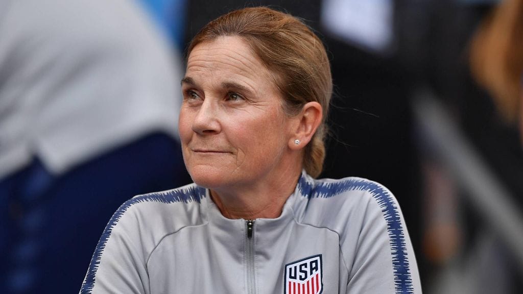 Jill Ellis luotsasi Yhdysvallat kahteen maailmanmestaruuteen.