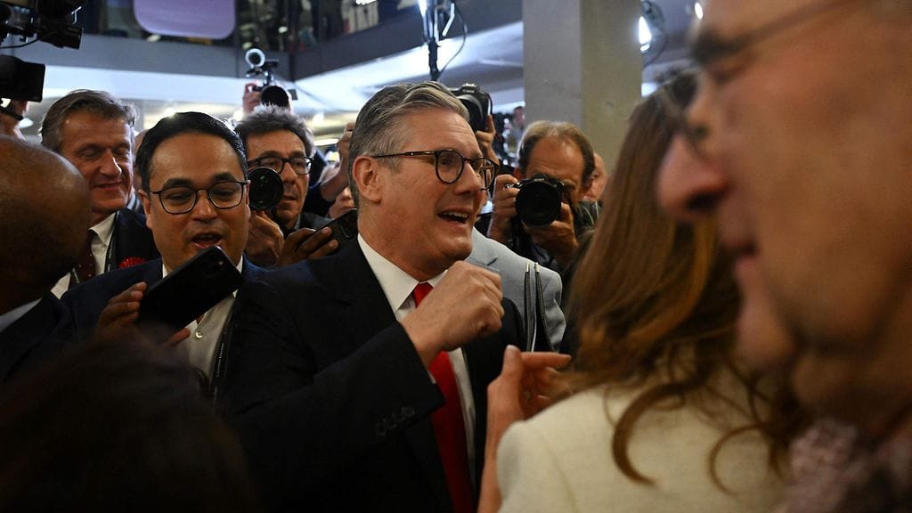 Starmer vahvisti lauantaina, ettei uusi hallitus aio jatkaa edellisen hallituksen Ruanda-mallin toteutusta.