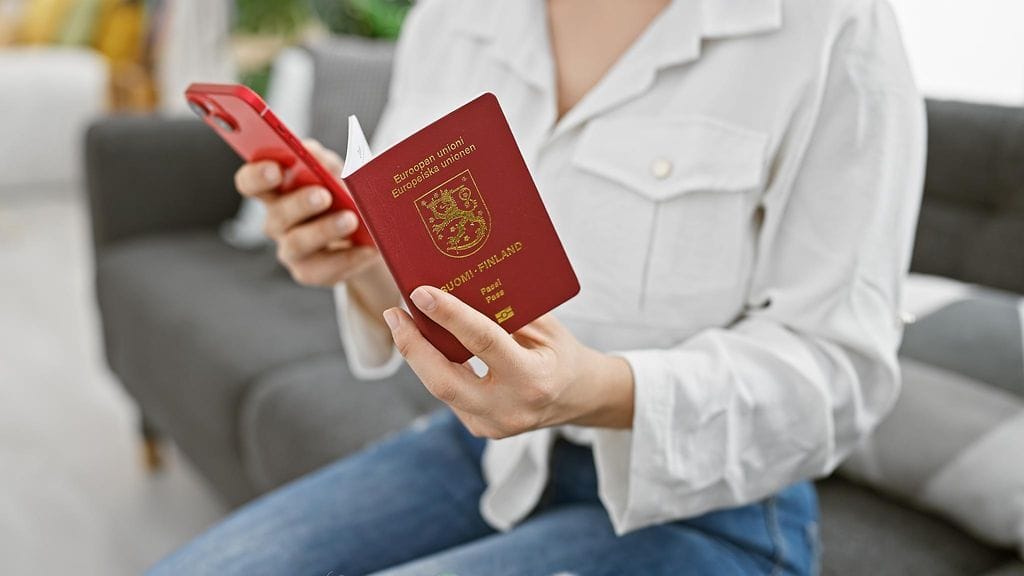 passi kädessä lentokentällä