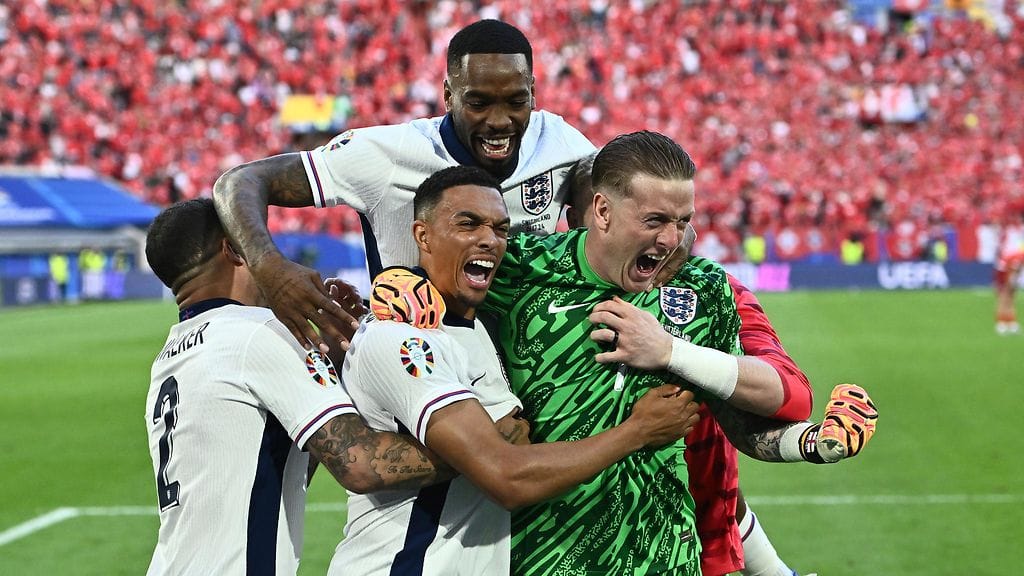 Englantilaisfanit hämmästelevät kenestä Trent Alexander-Arnold puhui.