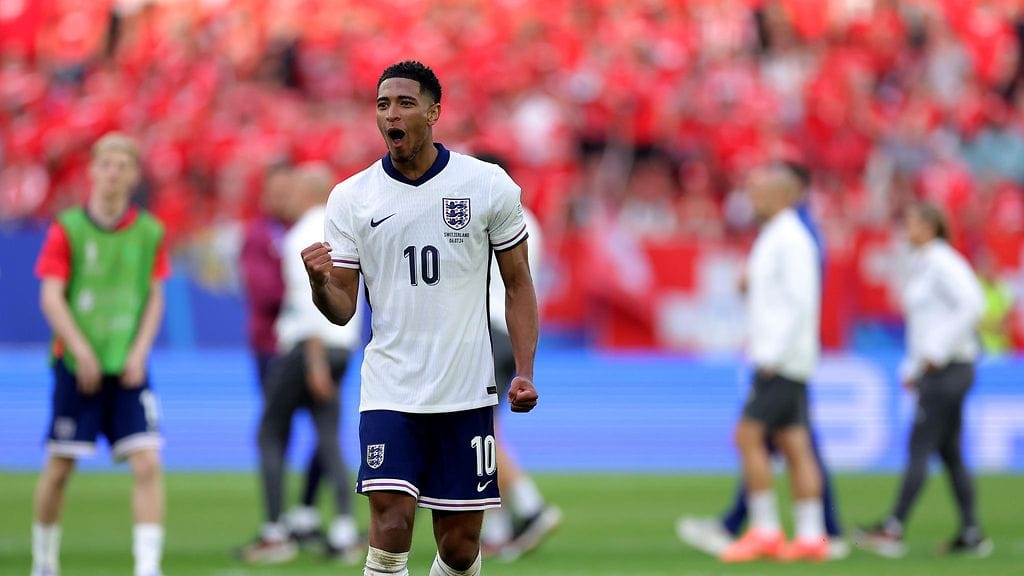 Jude Bellingham pelasti Englannin putoamiselta neljännesvälierän viime hetkillä. Lauantaina hän onnistui rangaistuspotkukilpailussa Sveitsiä vastaan.
