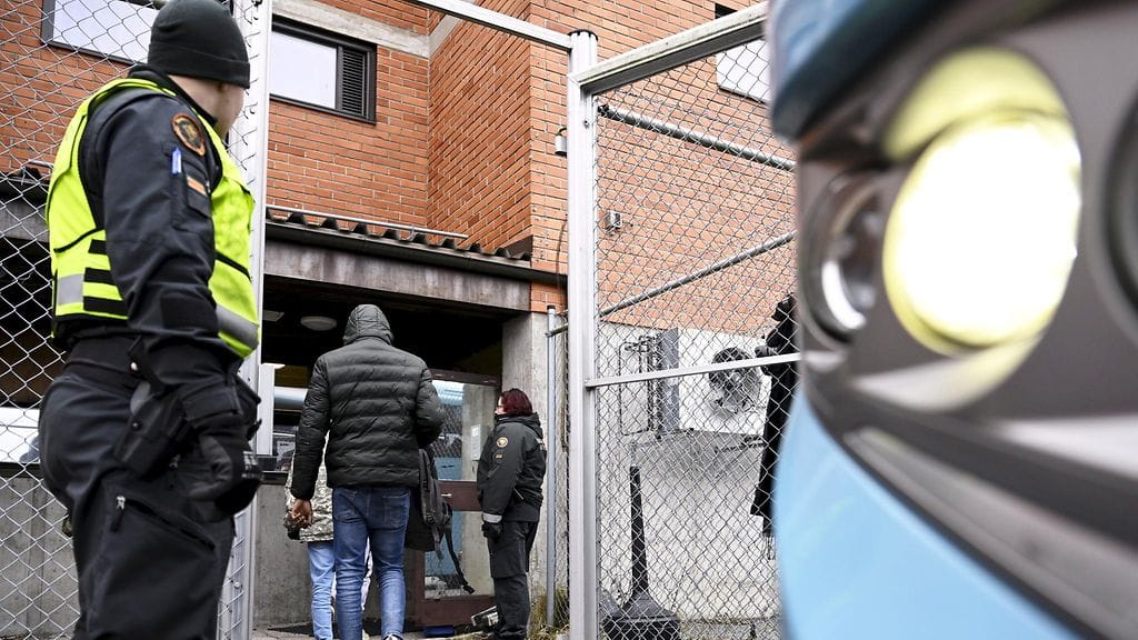 "Tuntuu siltä, että tämä ehdotettu lakimuutos on kohdistettu nimenomaan turvapaikan saaneisiin ja turvapaikanhakijoina tulleisiin ihmisiin."