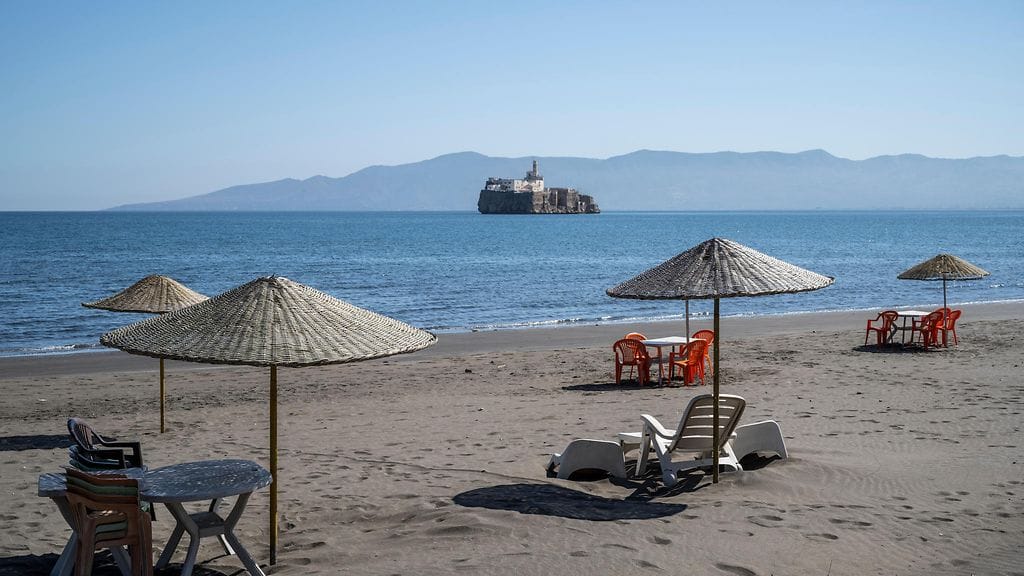 Viisi jalkapalloilijaa lähti merelle Tangerista, joka sijaitsee Atlantin ja Välimeren yhtymäkohdassa.