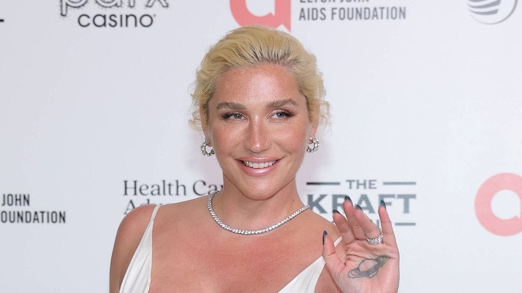 Laulaja Kesha julkaisi itsestään bikinikuvan.