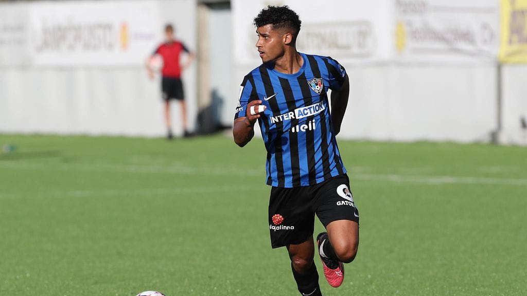 Darren Smith paukutti FC Lahden verkkoon kaksi maalia.