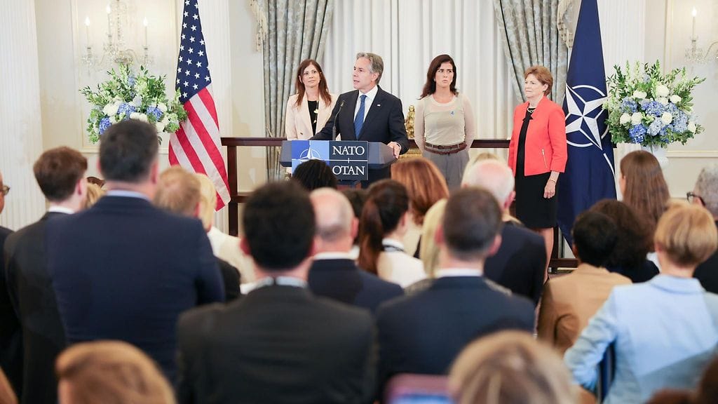 Yhdysvaltain ulkoministeri Antony Blinken puhuu Naton "Naiset, rauha ja turvallisuus" -vastaanotolla Yhdysvaltain ulkoministeriössä Washingtonissa.