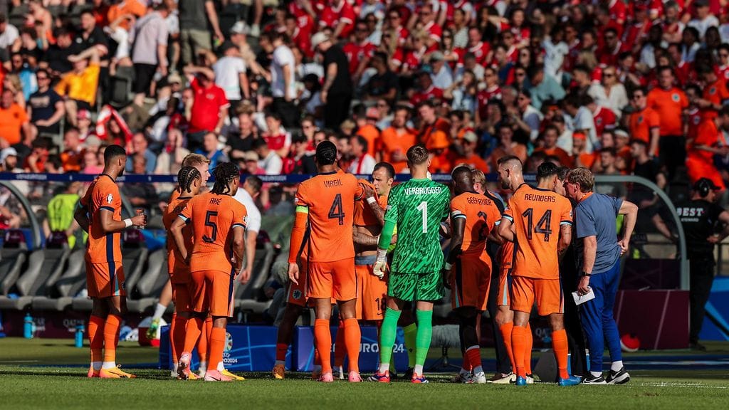 Hollanti kohtaa Englannin EM-välierässä keskiviikkoiltana.