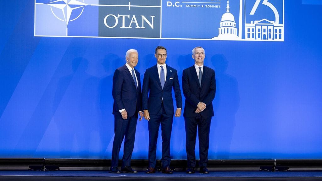 Yhdysvaltain presidentti Joe Biden, tasavallan presidentti Alexander Stubb ja Naton pääsihteeri Jens Stoltenberg Naton huippukokouksessa Washingtonissa 10. heinäkuuta.