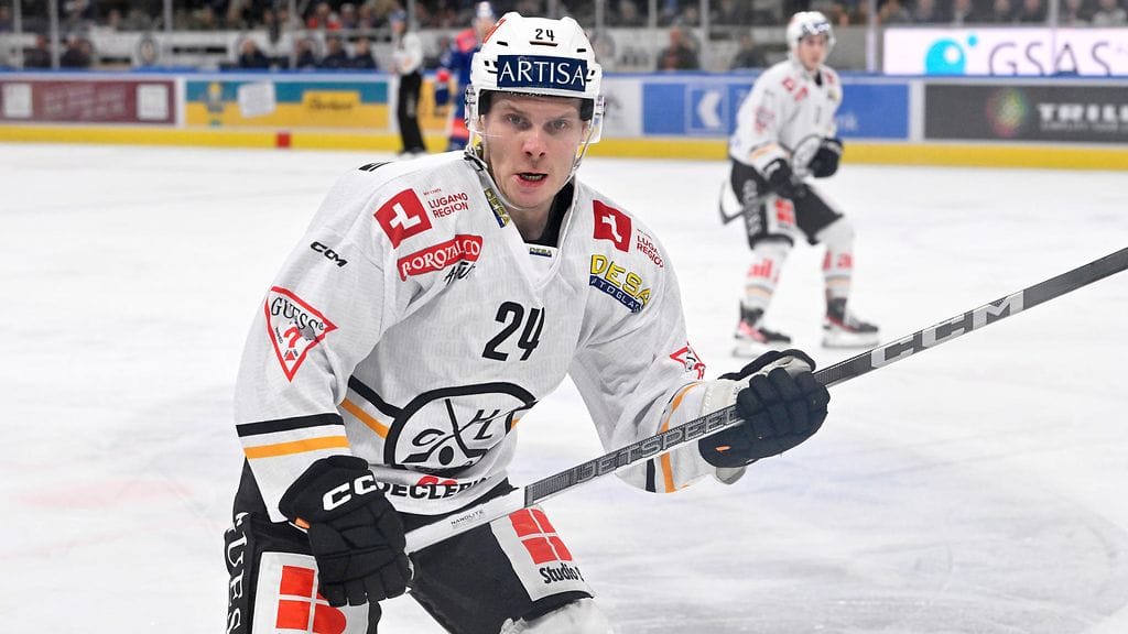 Arttu Ruotsalainen (kuvassa) on menossa ensi kaudeksi Ruotsiin.