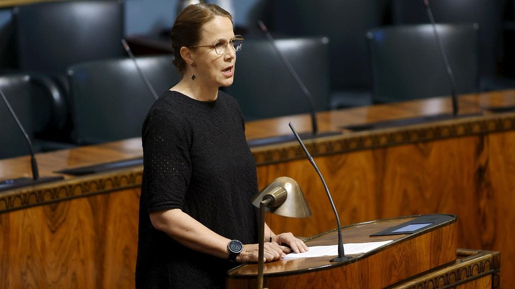 Honkasalon mukaan ongelma lain suhteen syvenee siinä, että tilanteen vakavuutta perusteellaan "epämääräisillä heitoilla" mahdollisista tulijamääristä rajalle.