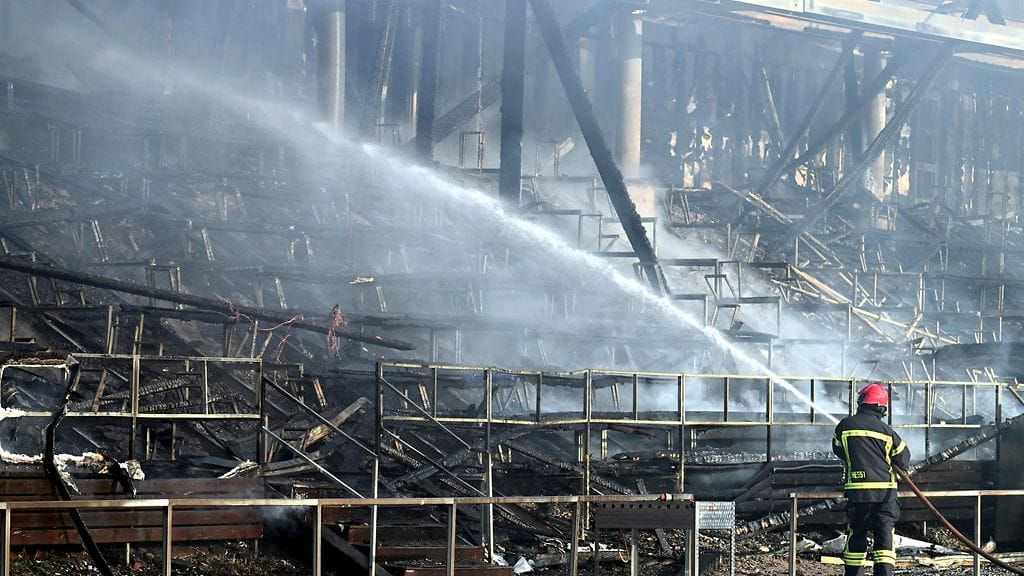 Gnistanin kotistadionin Mustapekka-areenan katsomo tuhoutui tulipalossa heinäkuun puolivälissä.