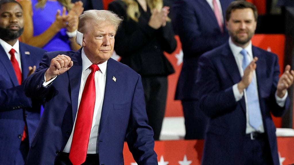 Donald Trump republikaanien puoluekokouksessa 15.7.2024.