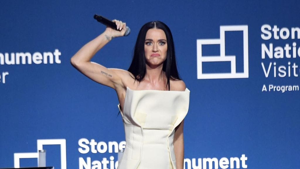 Katy Perry julkaisi uuden kappaleen Woman's World.