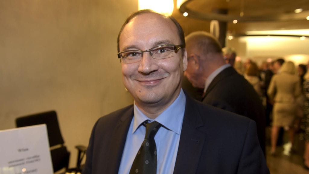 Vilén itse kertoi kesäkuussa Facebookissa, että hän on itse esittänyt takaisinmaksua ministeriölle.