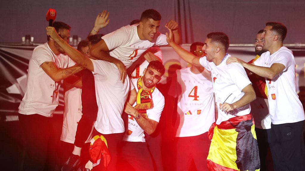 Rodrin huutelut EM-kultajuhlissa kuohuttavat.