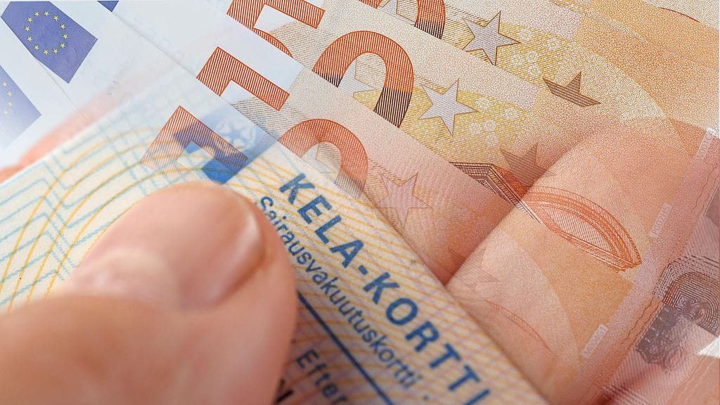 MTV Uutisiin yhteyttä ottanut lukija kertoo, että ei ole saanut eläkkeitään S-pankissa olevalle tilille.