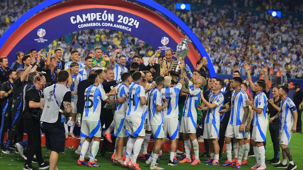 Argentiinan jalkapallomaajoukkue on ollut myrskyn silmässä mestaruusjuhlista julkaistun törkyviden vuoksi.