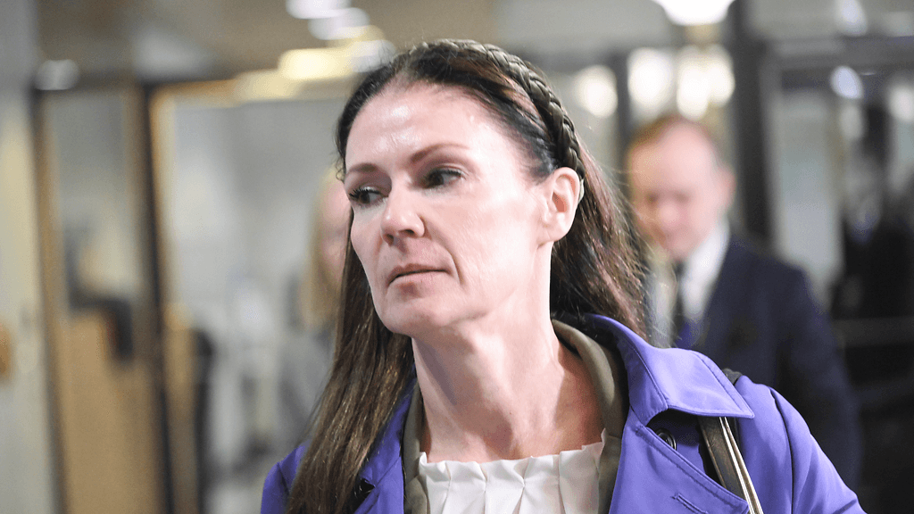 Lulu Ranne (ps.) on Ylen mukaan ohjannut keskeyttämään neuvottelut Länsiradasta eli niin sanotusta tunnin junasta.