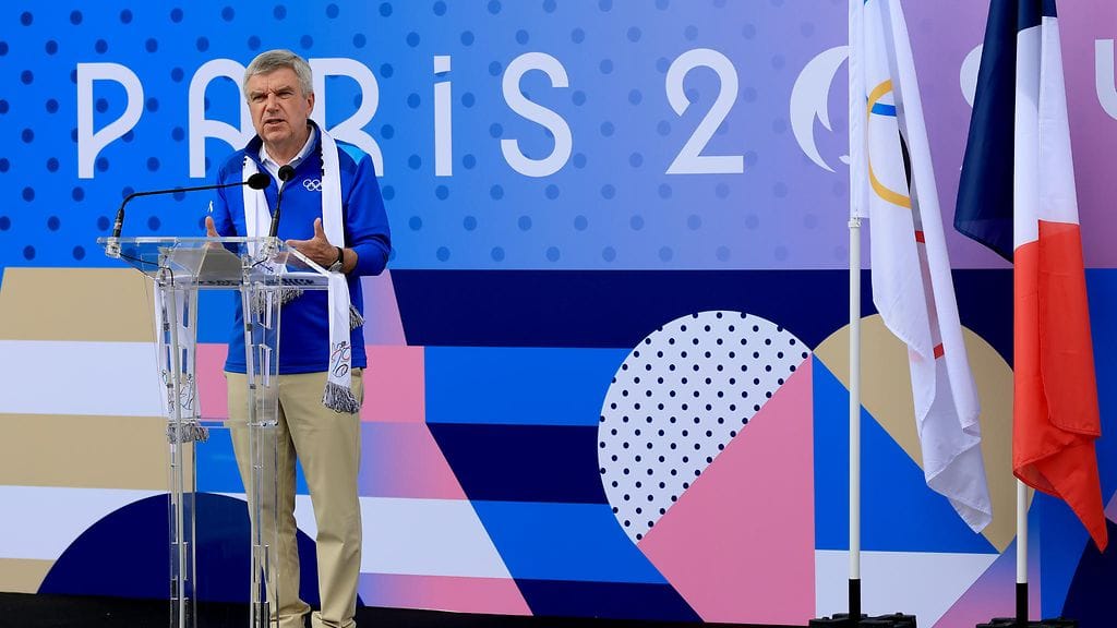 Kansainvälisen olympiakomitean puheenjohtaja Thomas Bach kävi tapaamassa olympiaurheilijoita Pariisissa.