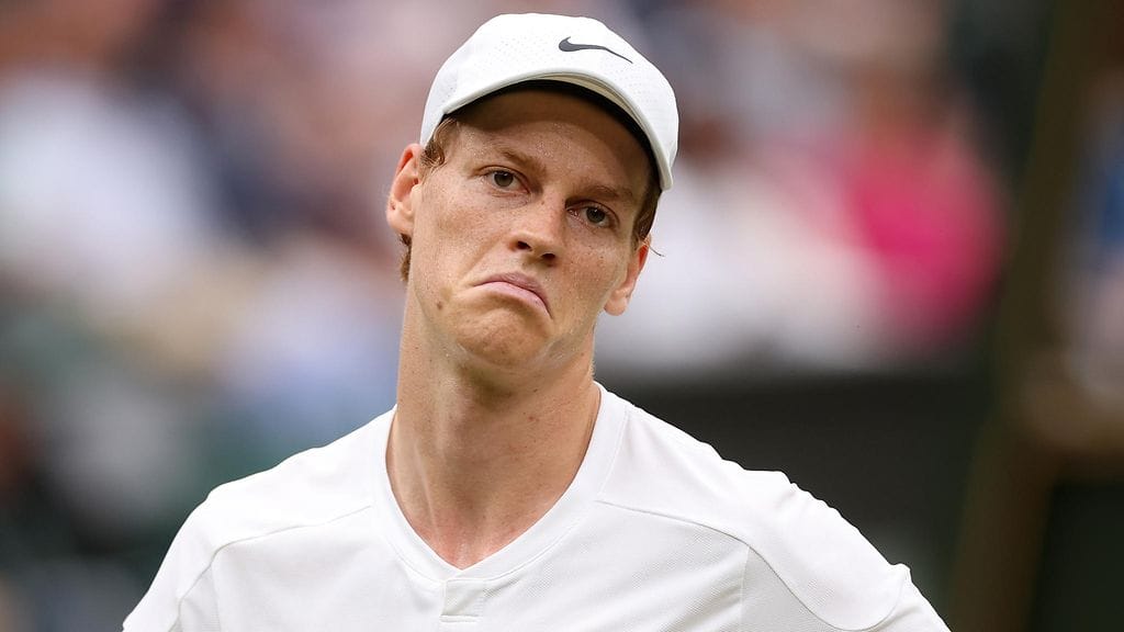 Jannik Sinner jää sivuun Pariisista.