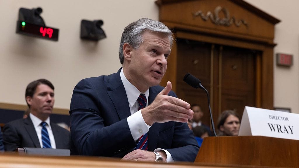 Christopher Wray epäilee, osuiko luoti todella Donald Trumpiin aiemmin tässä kuussa tehdyn salamurhayrityksen aikana.