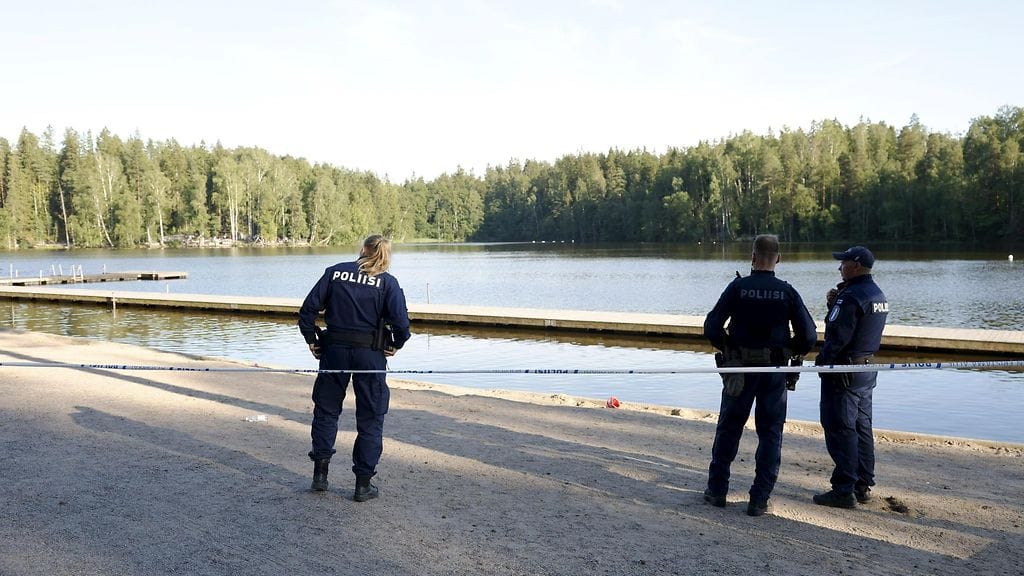 Hätäkeskukseen tullen ilmoituksen mukaan uimarannalla oli kadonnut kaksi alle 10-vuotiasta lasta.