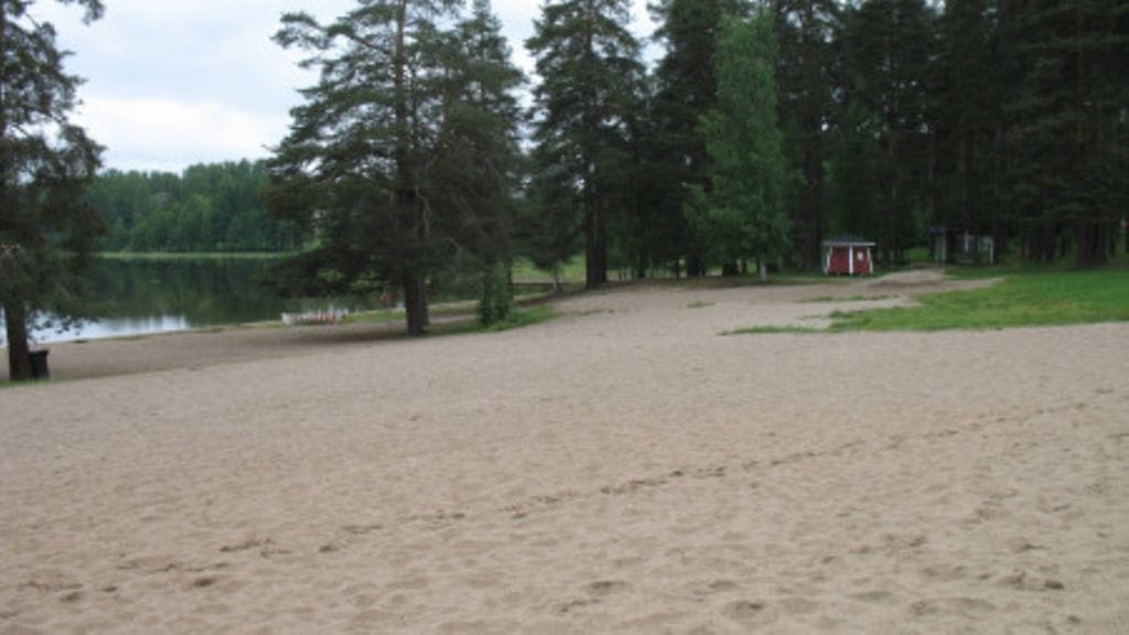 Jyväskylän kaupungin kuvaa Tuomiojärven rannalta. Ammuskelu tapahtui rannan läheisyydessä.