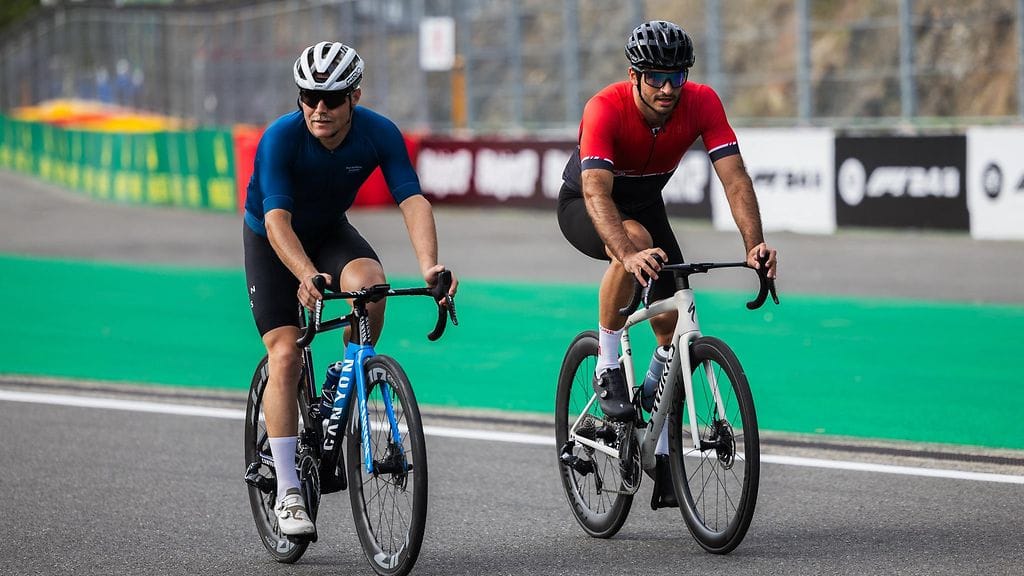 Carlos Sainz (oik.) on tehnyt F1-Insiderin mukaan sopimuksen Williamsin kanssa. Tämä on huono uutinen Sauberin Valtteri Bottakselle.